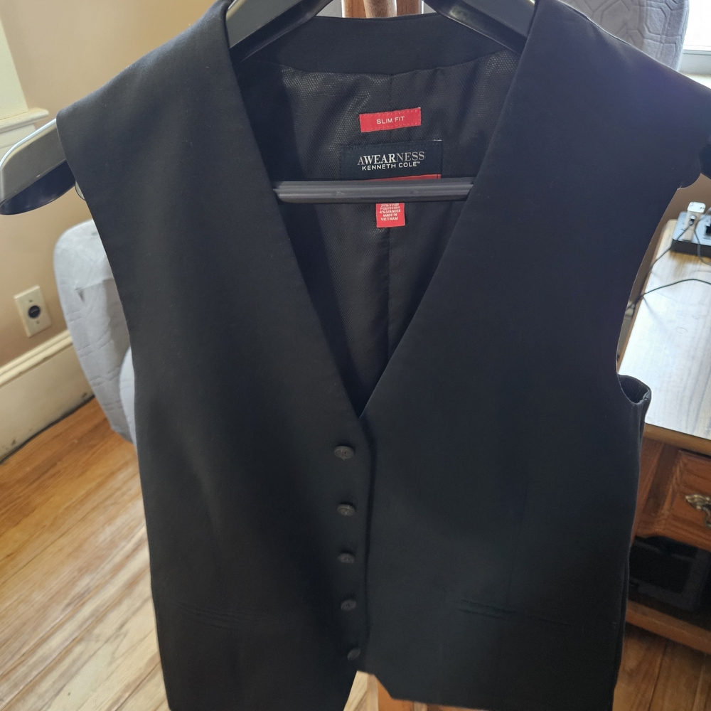 Kenneth Cole Black and Red Slim Fit Vest